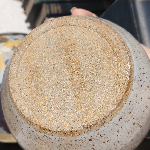 Studio Pottery Vase Hand Crafted Signed - Picture 7 of 10